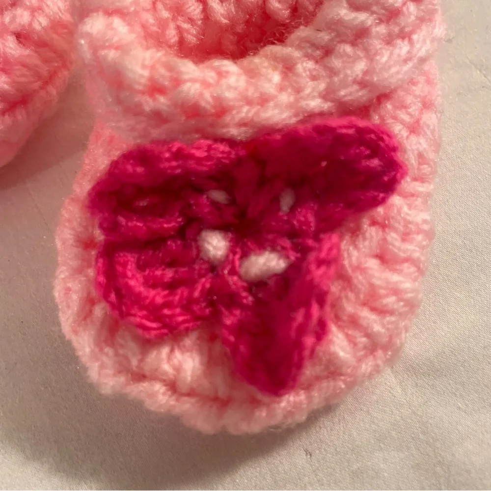 NWOT Pink Hand Crocheted NB/3M Hat Diaper Cover and Booties Doll Photo Shoot